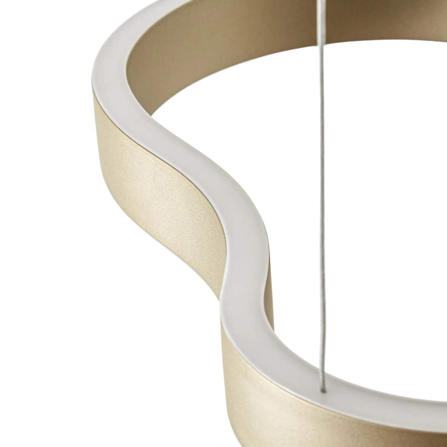 Lámpara colgante LED Vikali de Lucande, dorada, CCT, atenuable, 90 x 45 cm