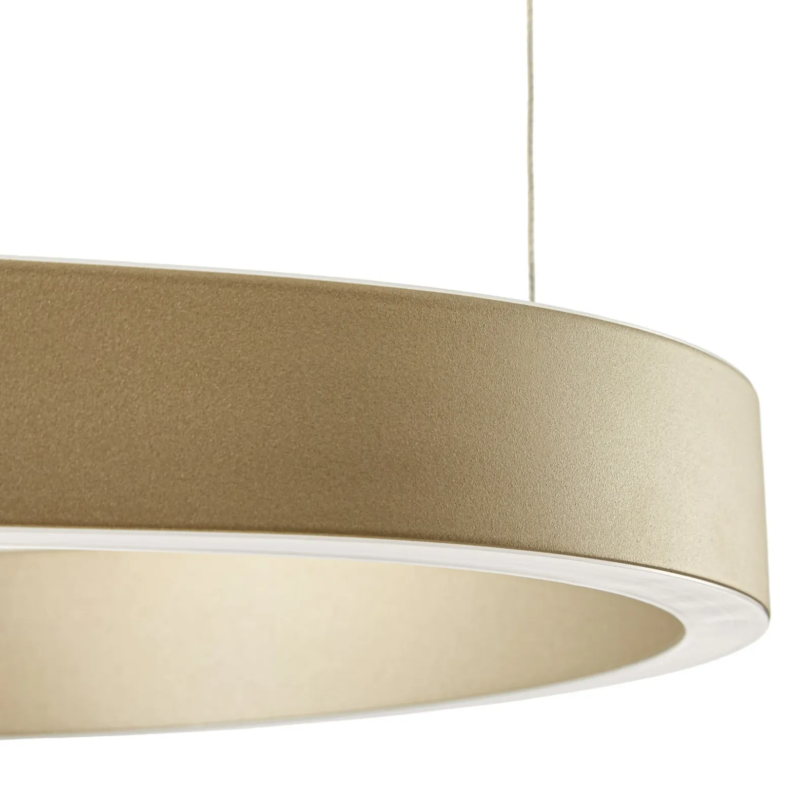 Lámpara colgante LED Vikali de Lucande, dorada, CCT, atenuable, 90 x 45 cm