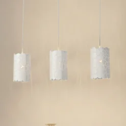 Lámpara colgante Lindby Aralena, blanca, 3 luces, longitud 92 cm