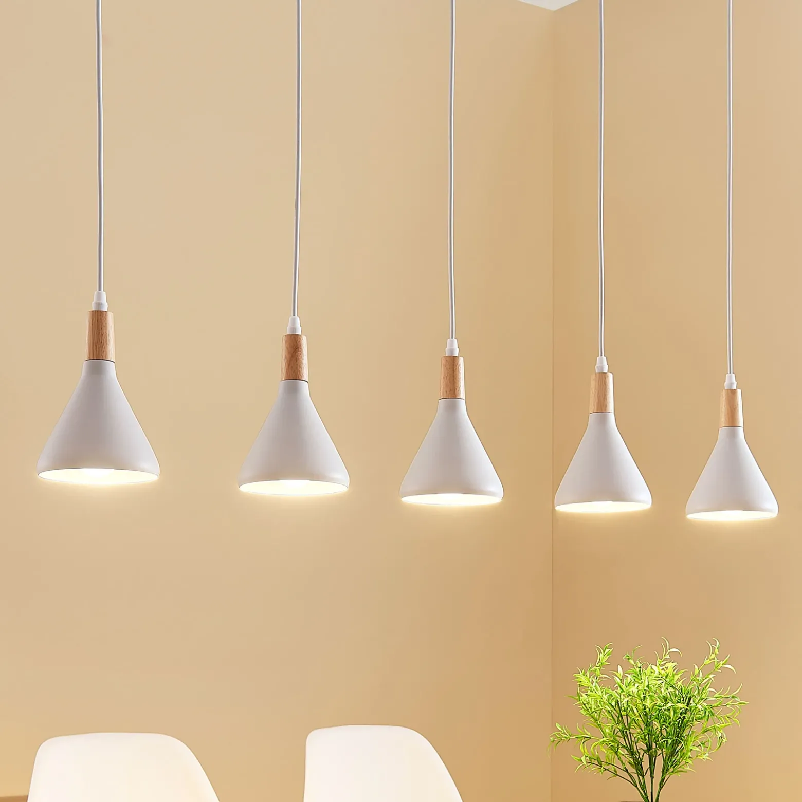 Lámpara colgante Lindby Arina, 100 cm, blanca, 5 luces, E14
