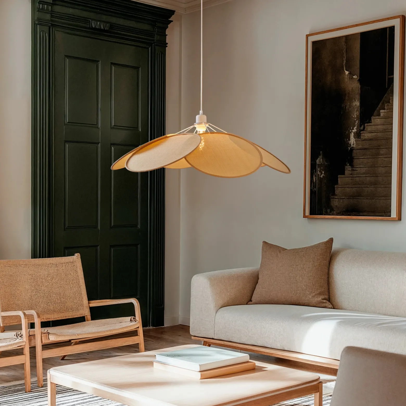 Lámpara colgante Lindby Astraia, natural/blanco, ratán, Ø 80 cm