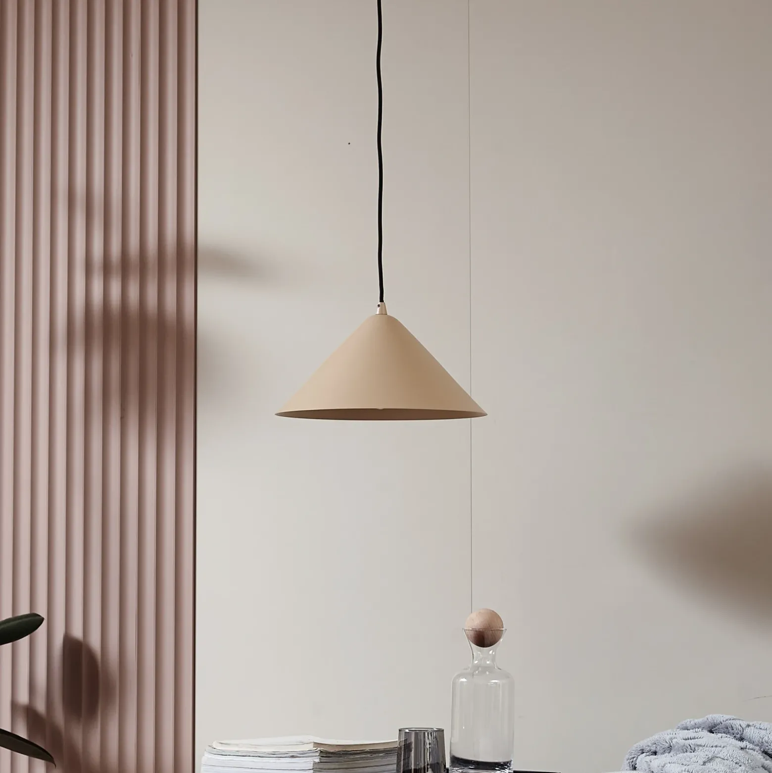 Lámpara colgante Lindby Clarine, beige, Ø 32 cm, metal