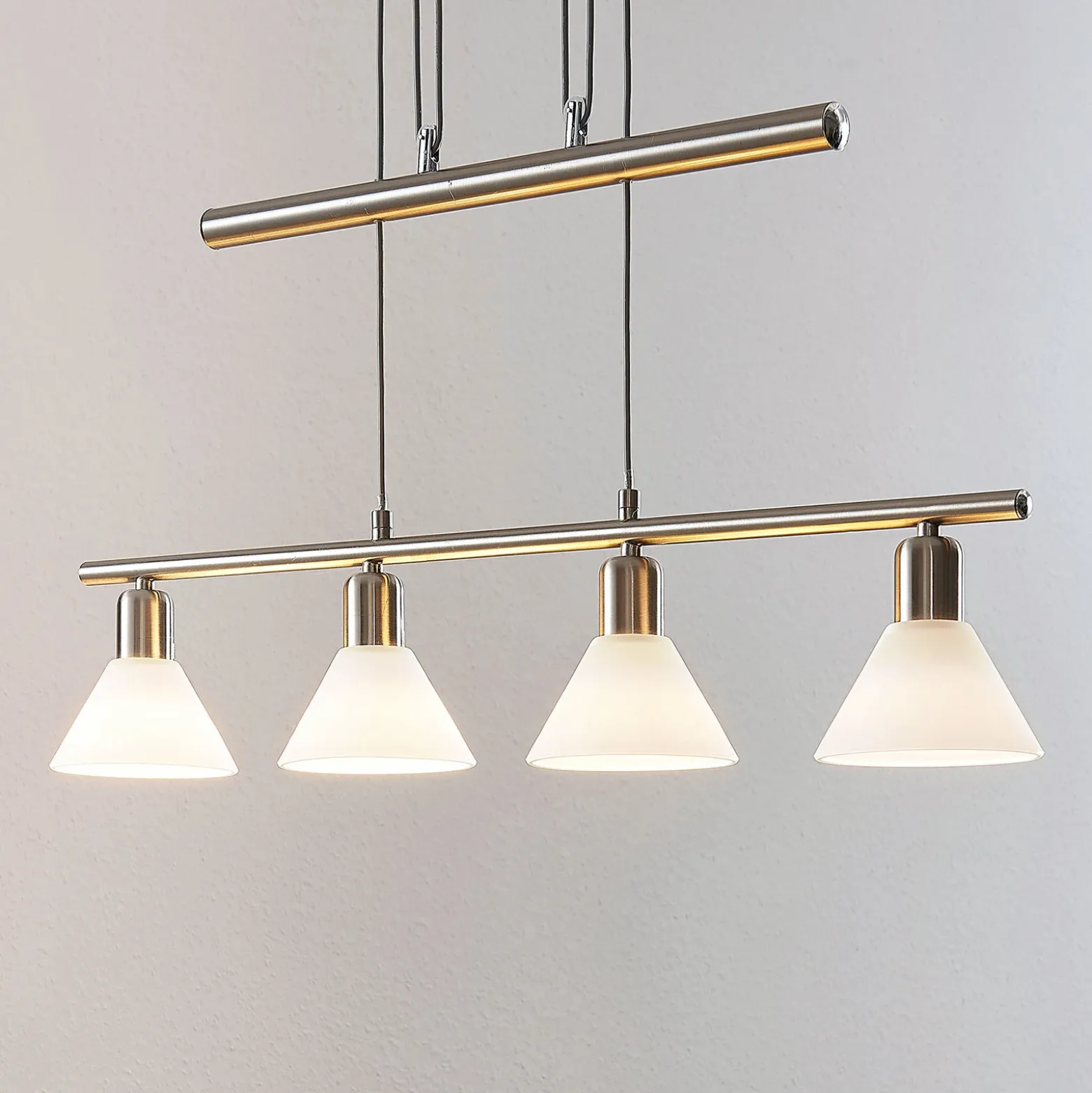 Lámpara colgante Lindby Delira, níquel de 4 luces, regulable en altura