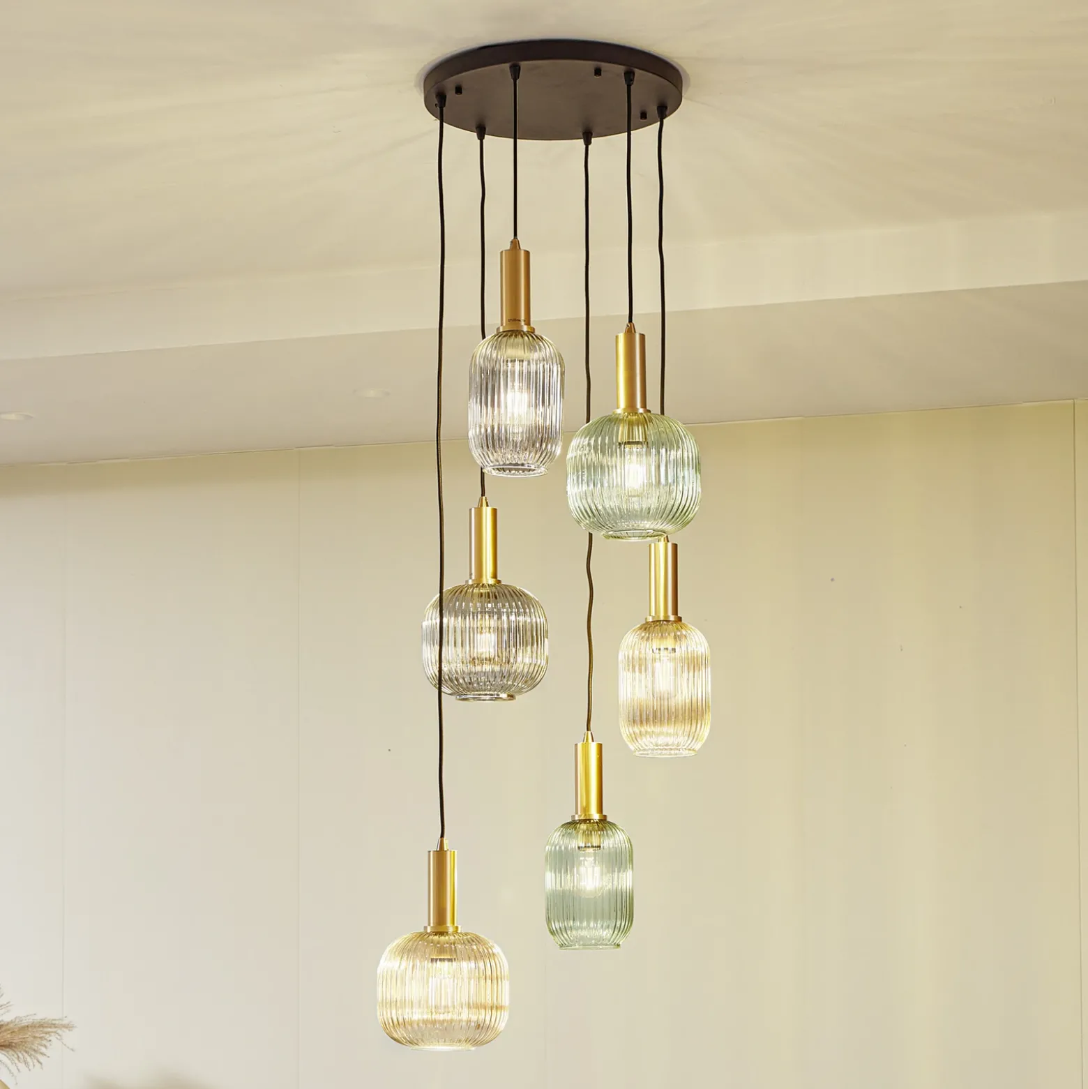 Lámpara colgante Lindby Doroteo, 6 luces, verde/ámbar/gris, cristal