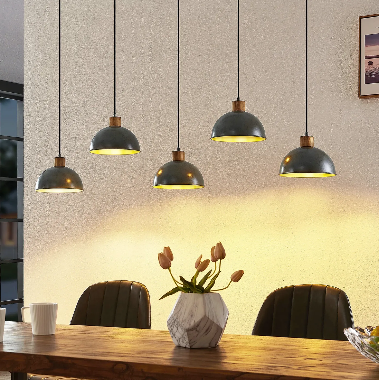 Lámpara colgante Lindby Durbis, 149 cm, negra, 5 luces, madera