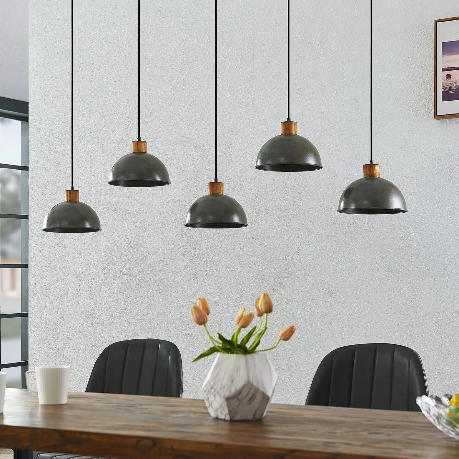 Lámpara colgante Lindby Durbis, 149 cm, negra, 5 luces, madera