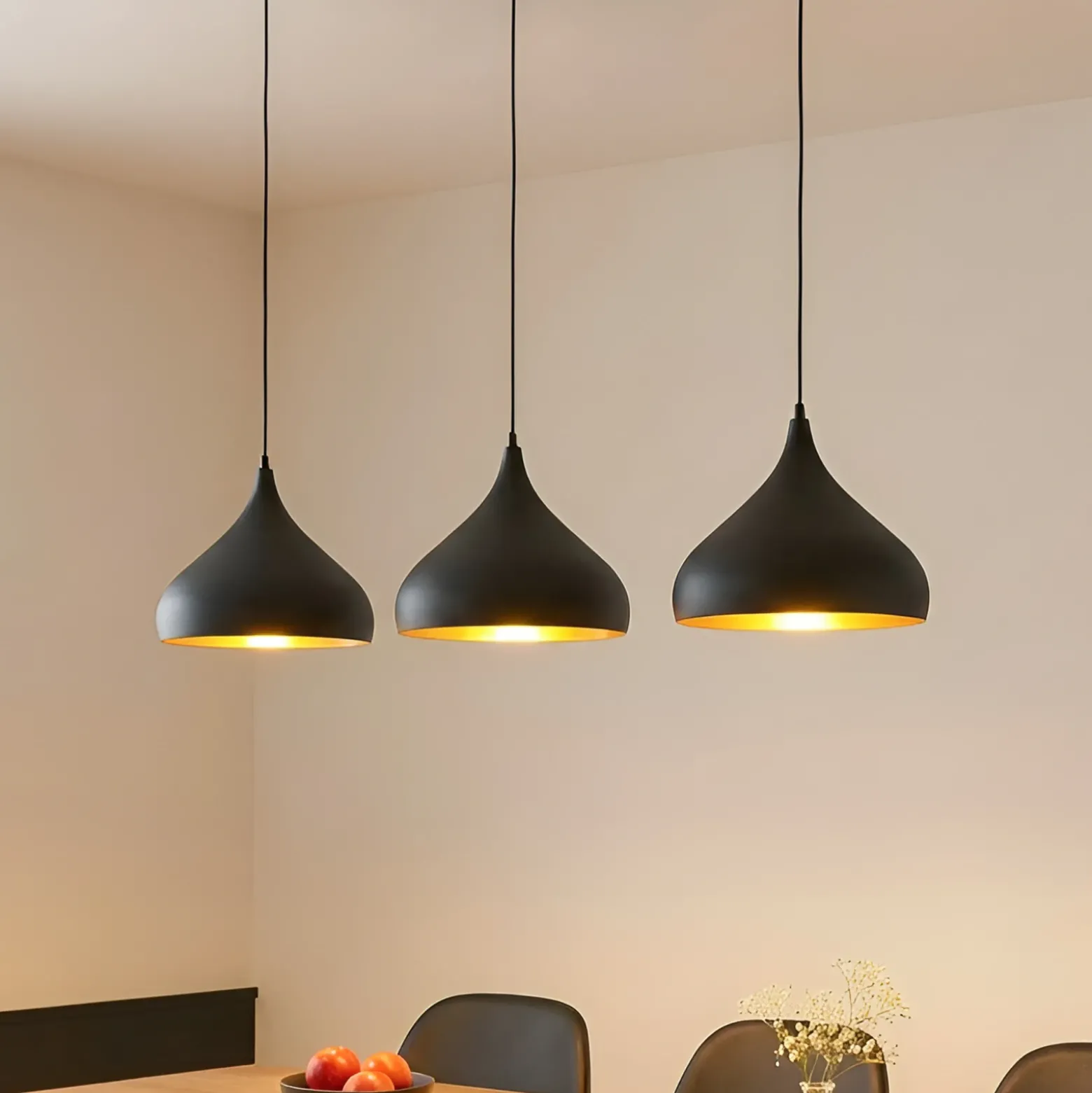 Lámpara colgante Lindby Elamira, negra, metal, 133cm, 3 luces.