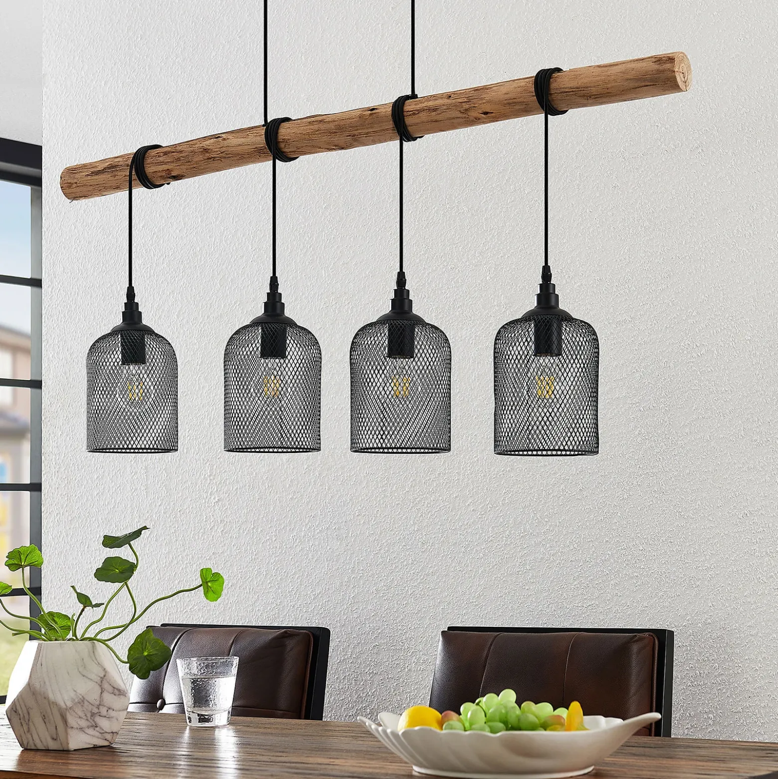 Lámpara colgante Lindby Elrond, 116 cm, negra, 4 luces, madera