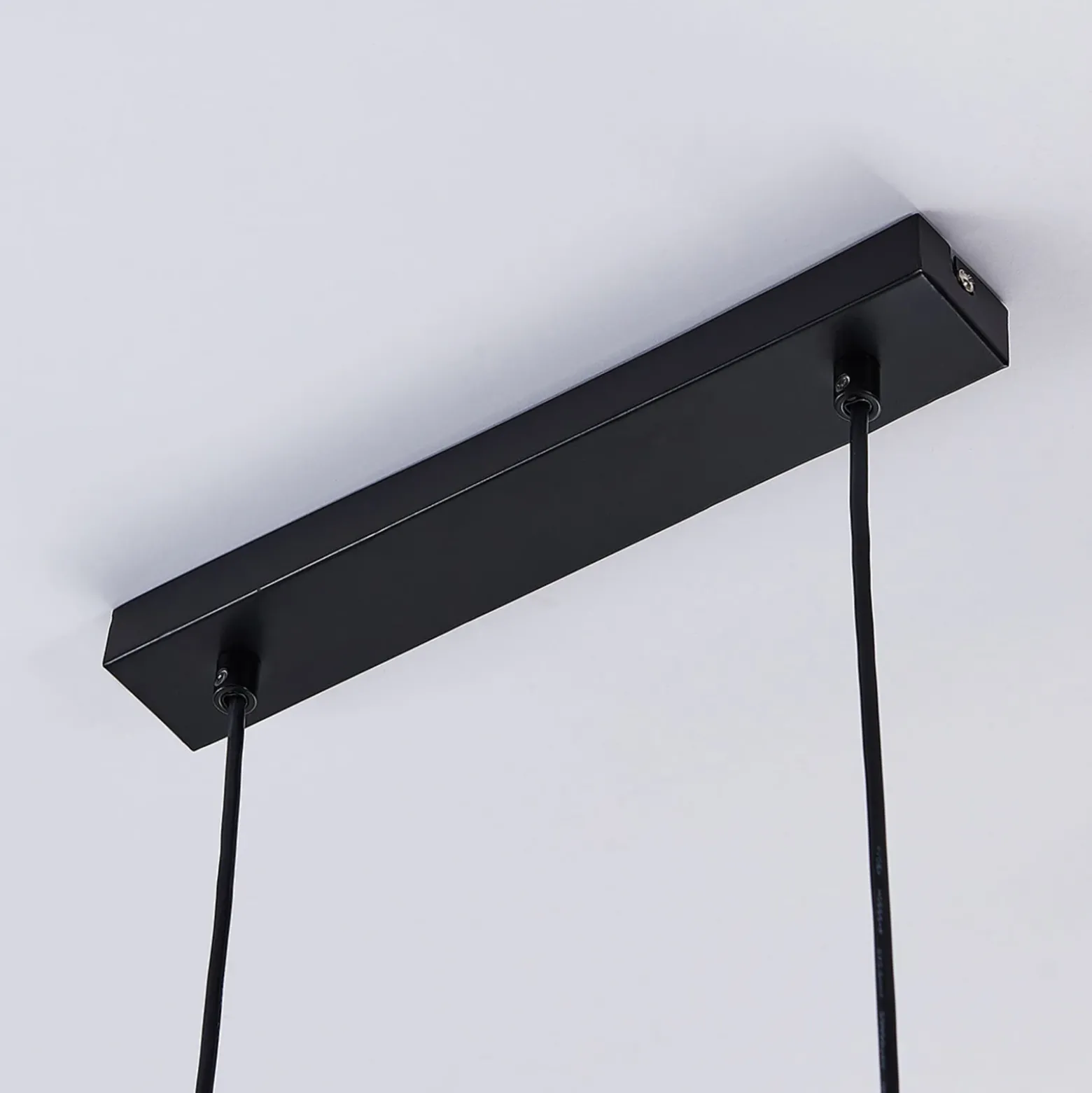 Lámpara colgante Lindby Emily, 72 cm, negra, 3 luces, metal