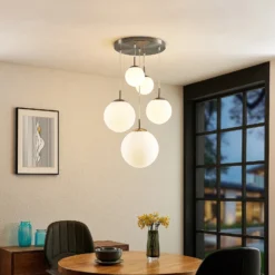 Lámpara colgante Lindby Heleska, blanca, de cristal, 5 luces, Ø 50 cm