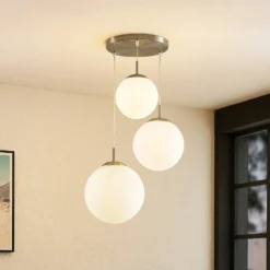 Lámpara colgante Lindby Heleska, blanca, cristal, 3 luces, Ø 47cm