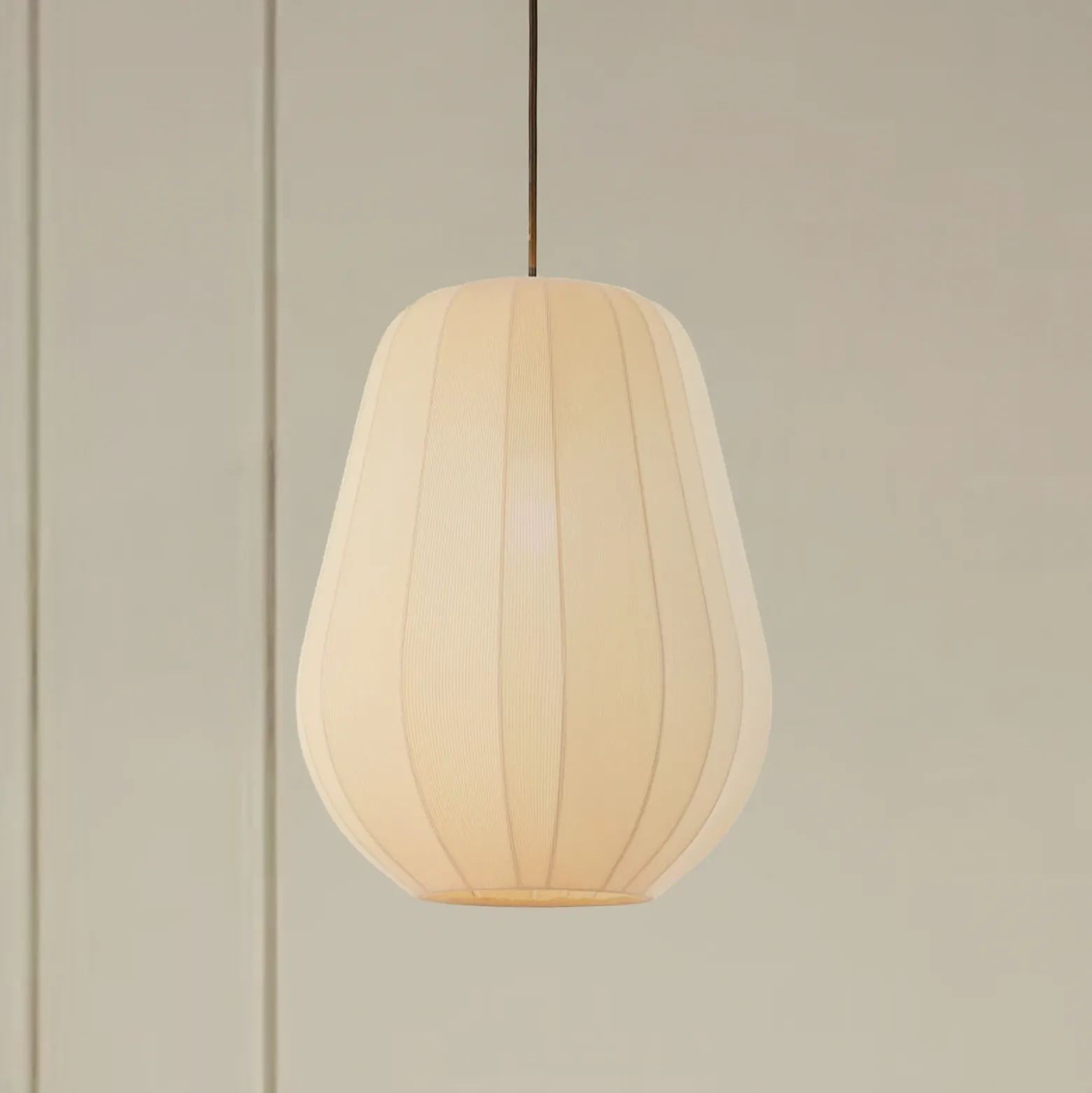 Lámpara colgante Lindby Helin, beige, Ø 30 cm, tela