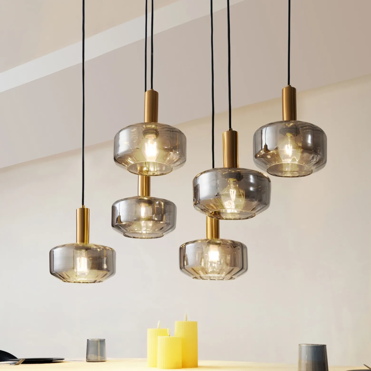 Lámpara colgante Lindby Hildur, 6 luces, gris humo, cristal