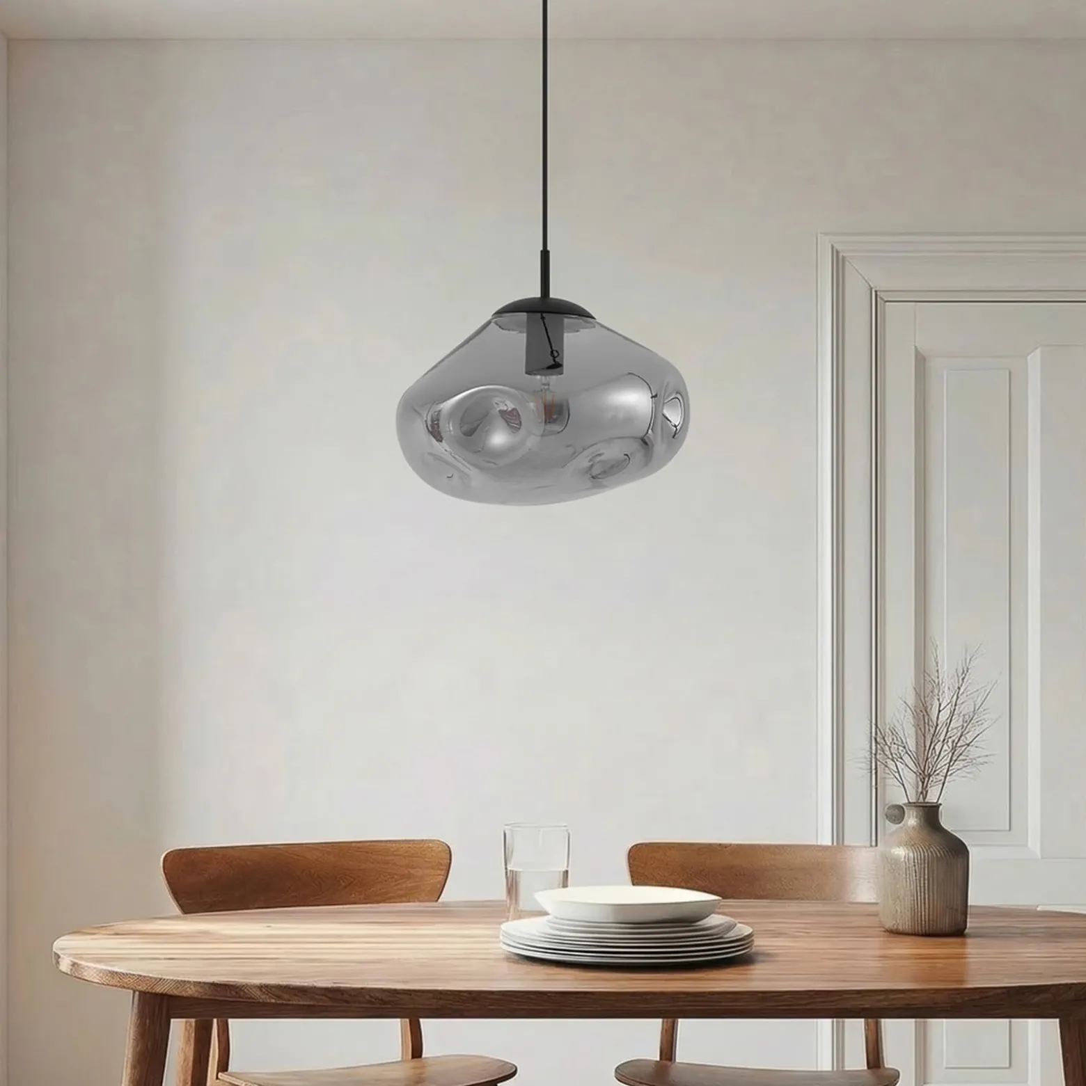 Lámpara colgante Lindby Lelia, gris humo, cristal, Ø 35 cm