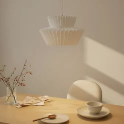 Lámpara colgante Lindby Magali, blanca, papel, Ø 45 cm, E27