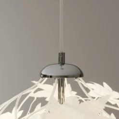 Lámpara colgante Lindby Maple, Ø 38 cm, cromada, blanca, de tela