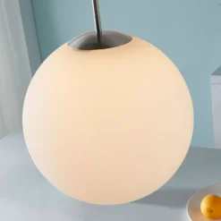 Lámpara colgante Lindby Marike, Ø 35 cm, blanca, cristal, globo, E27