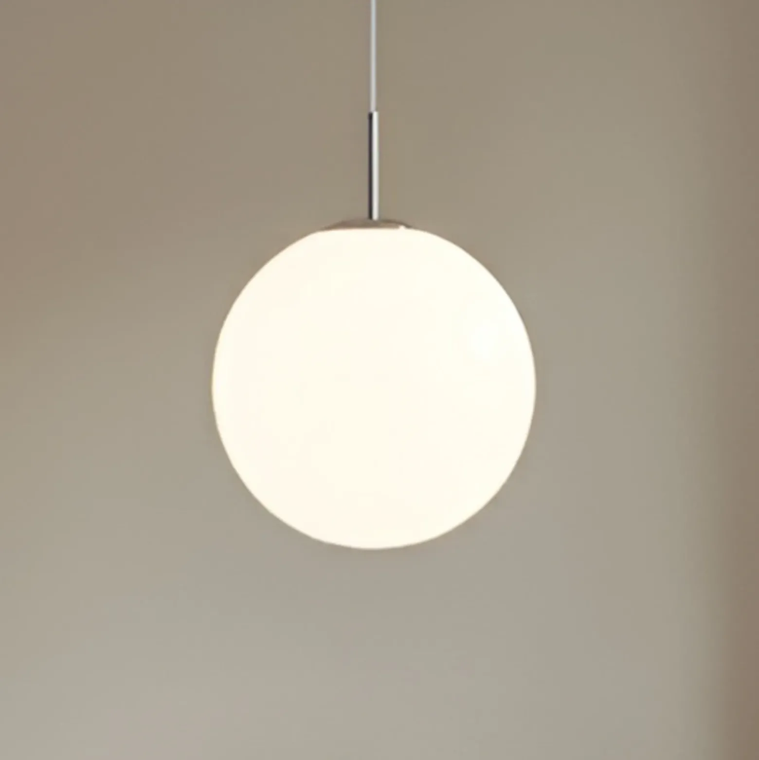 Lámpara colgante Lindby Marike, Ø 40 cm, blanca, cristal, globo, E27