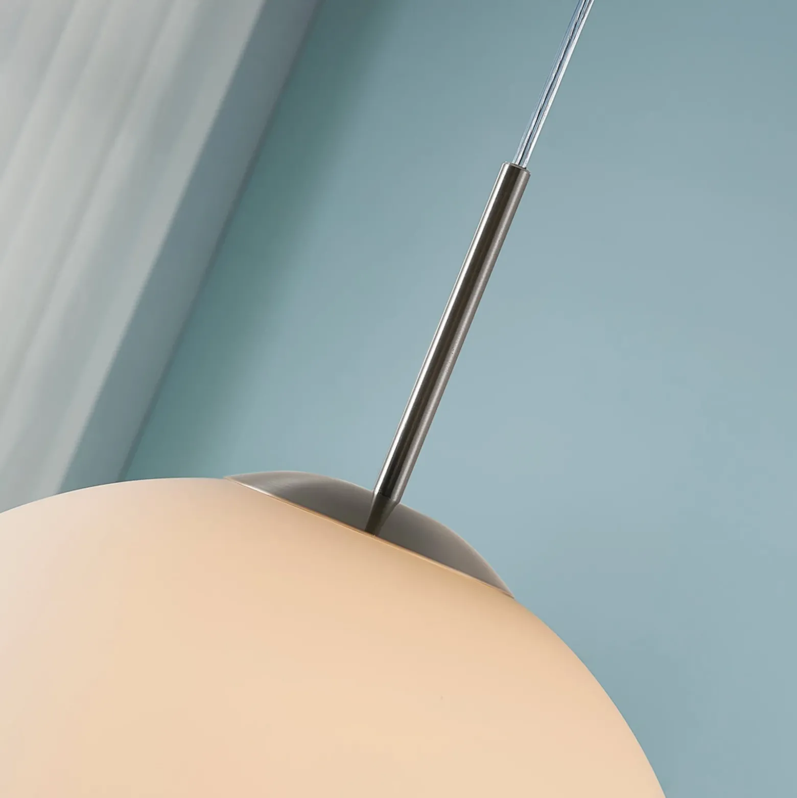 Lámpara colgante Lindby Marike, Ø 40 cm, blanca, cristal, globo, E27