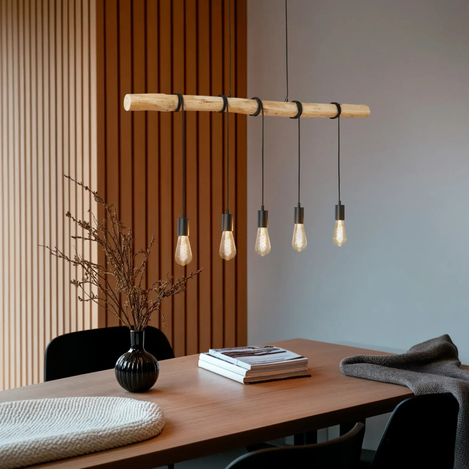 Lámpara colgante Lindby Rom, 5 luces, madera, cuerda, negro, 116 cm