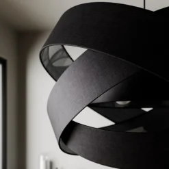 Lámpara colgante Lindby Simaria, negra, de tela, Ø 60 cm, E27