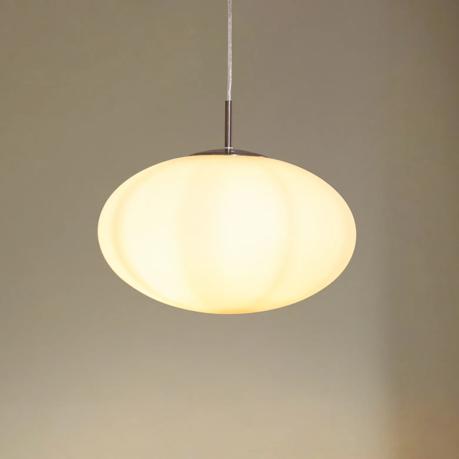 Lámpara colgante Lindby Sonika, Ø 40 cm, color níquel, cristal, E27