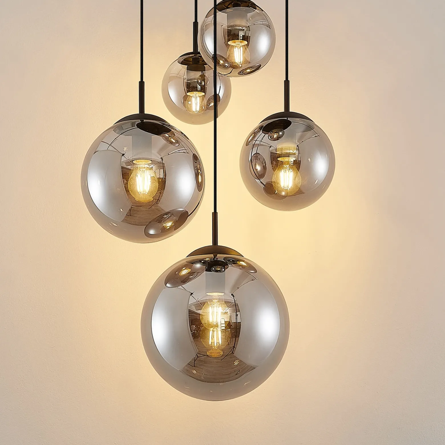 Lámpara colgante Lindby Teeja, ahumada, 5 luces, Ø50cm, cristal, E27