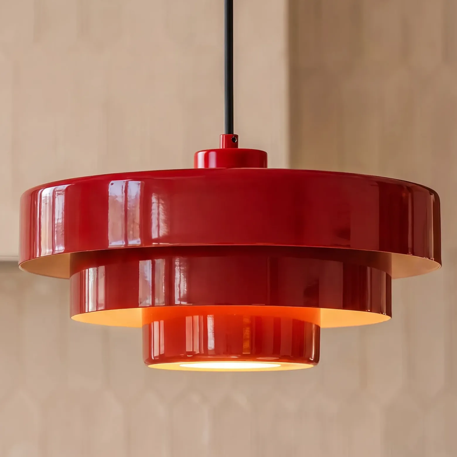 Lámpara colgante Lindby Tivra, rojo brillante, Ø 35 cm, metal