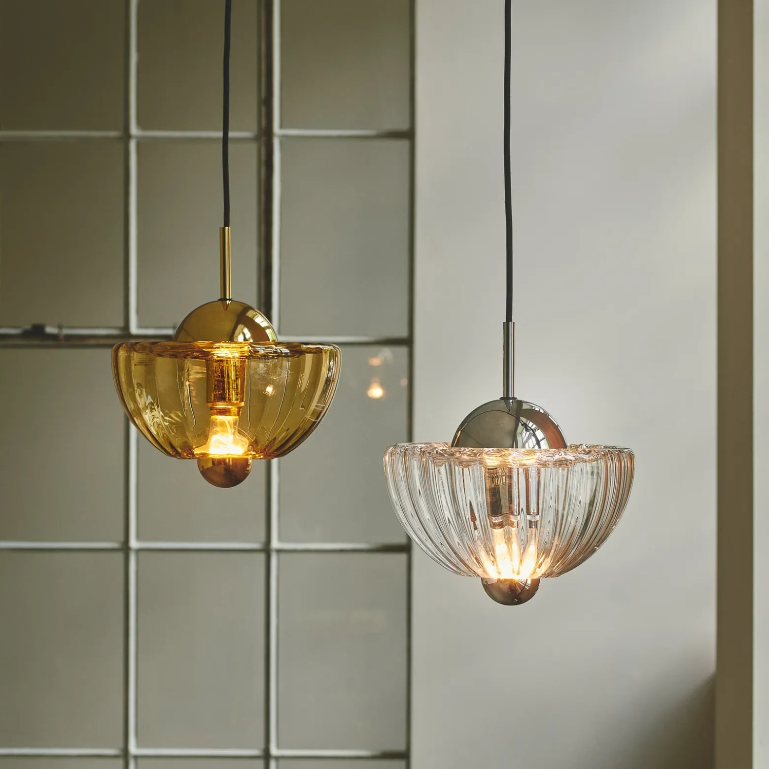Lámpara colgante Lotus, transparente, Ø 25 cm, vidrio soplado a mano