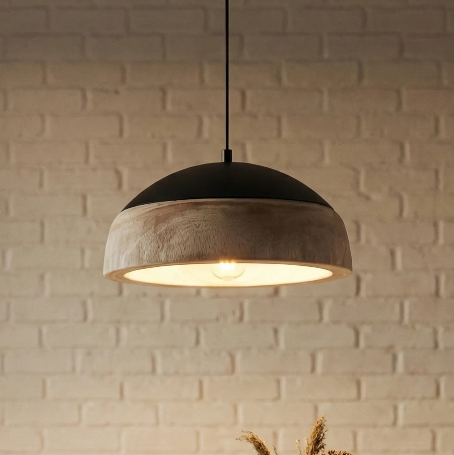 Lámpara colgante Lucande Leivar, Ø 35 cm, madera/negro, E27