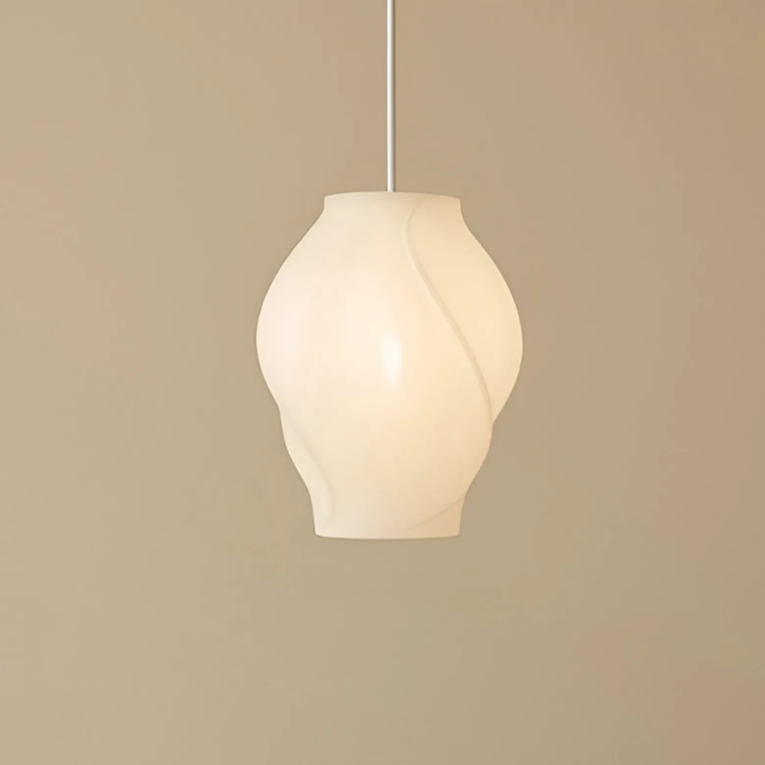 Lámpara colgante Lucande Tovina, textil, blanca, Ø35 cm