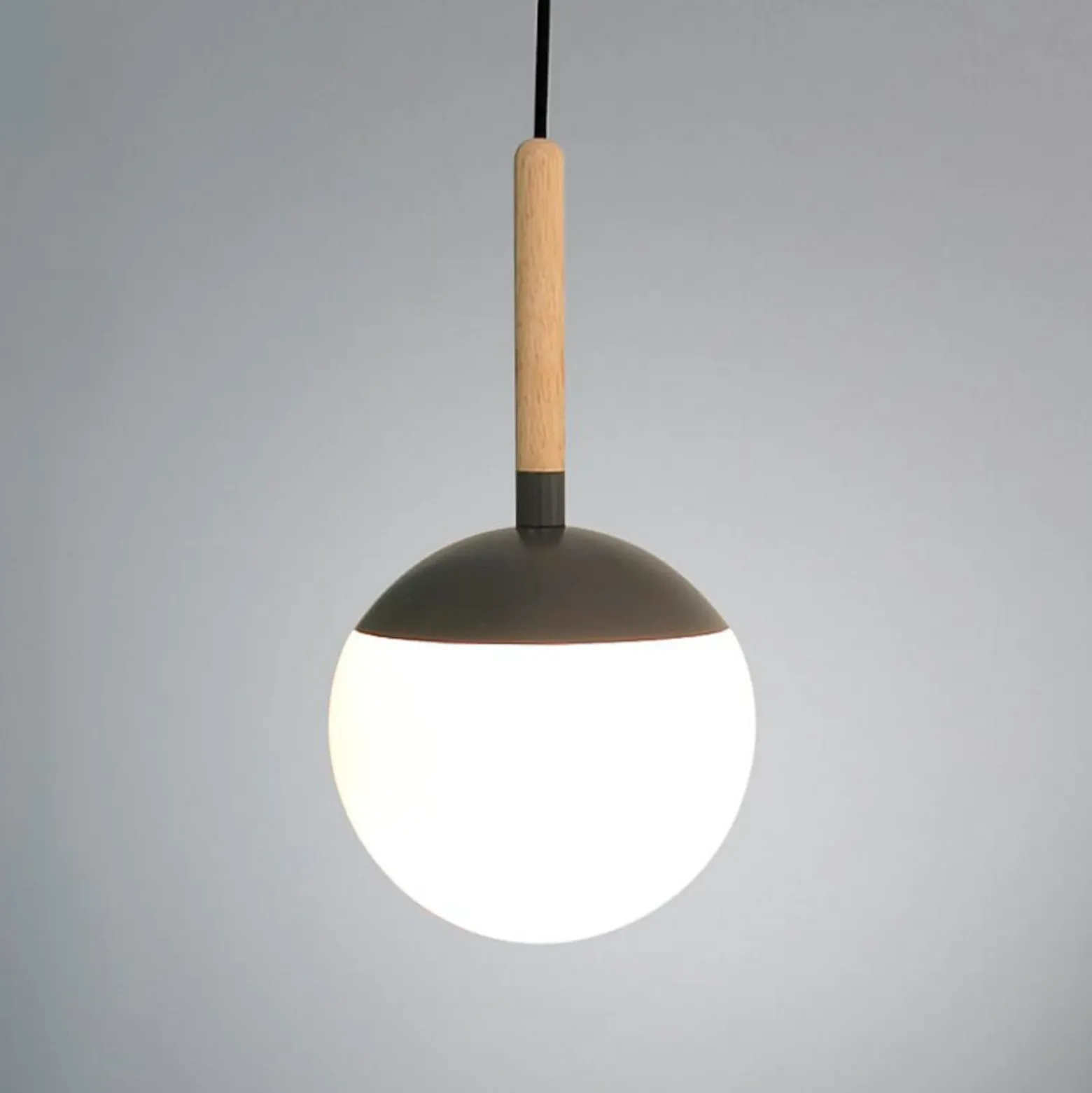 Lámpara colgante Mine con elemento metálico gris
