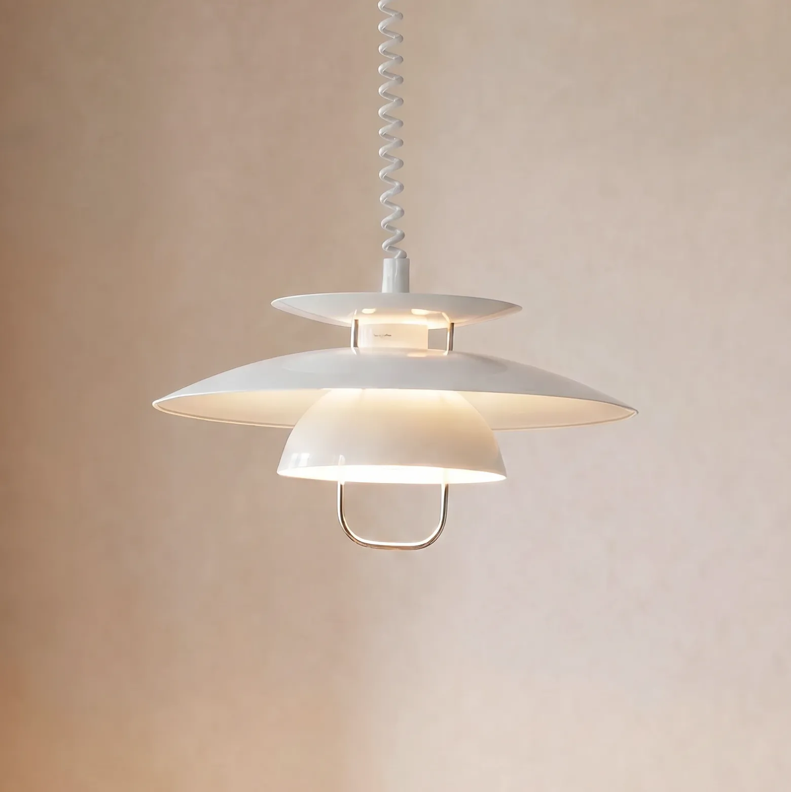 Lámpara colgante Nadija de Lindby, blanca, 43 cm, regulable en altura, E27