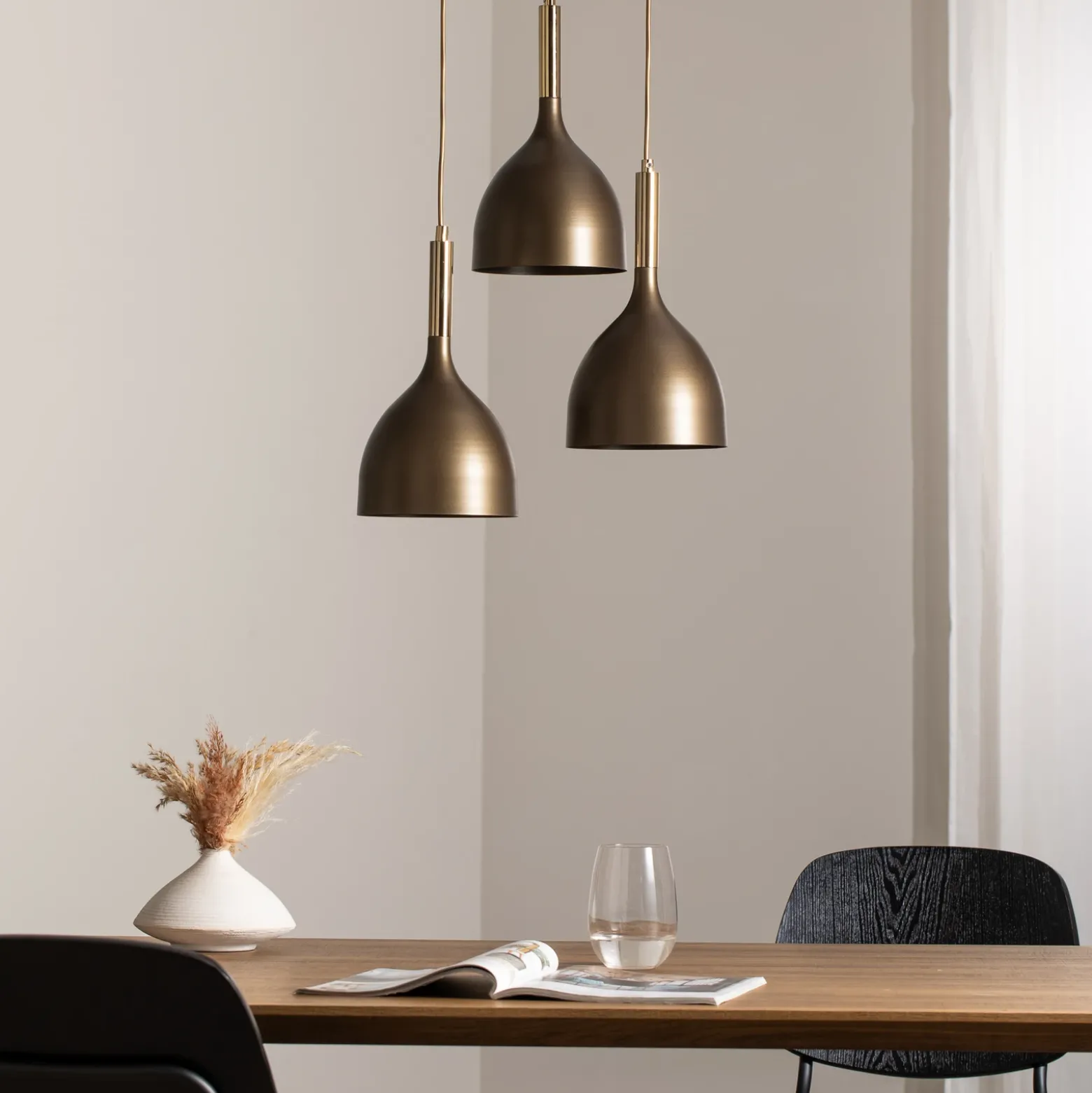 Lámpara colgante Noak 3 luces, redonda, titanio/oro, acero