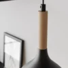 Lámpara colgante Noak, negro/madera natural, Ø 17 cm