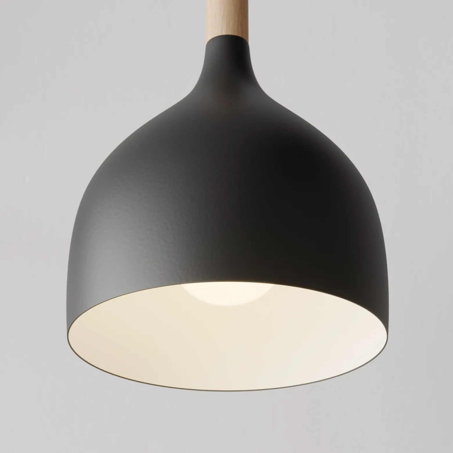 Lámpara colgante Noak, negro/madera natural, Ø 17 cm