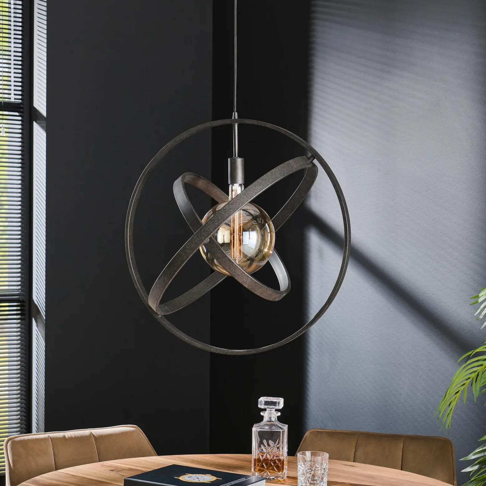 Lámpara colgante Orbit con 3 anillos, 1 luz, negro