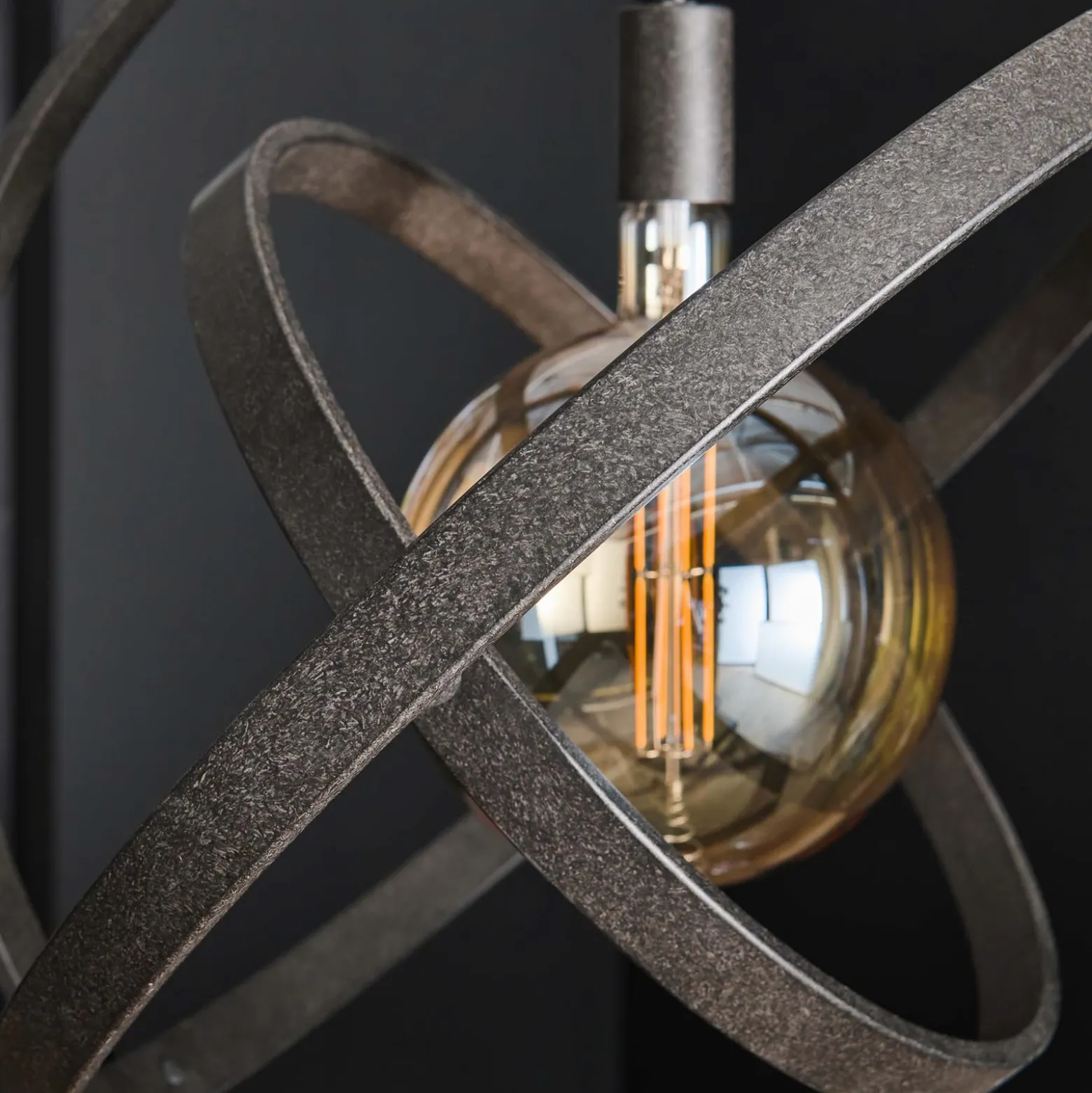 Lámpara colgante Orbit con 3 anillos, 1 luz, negro