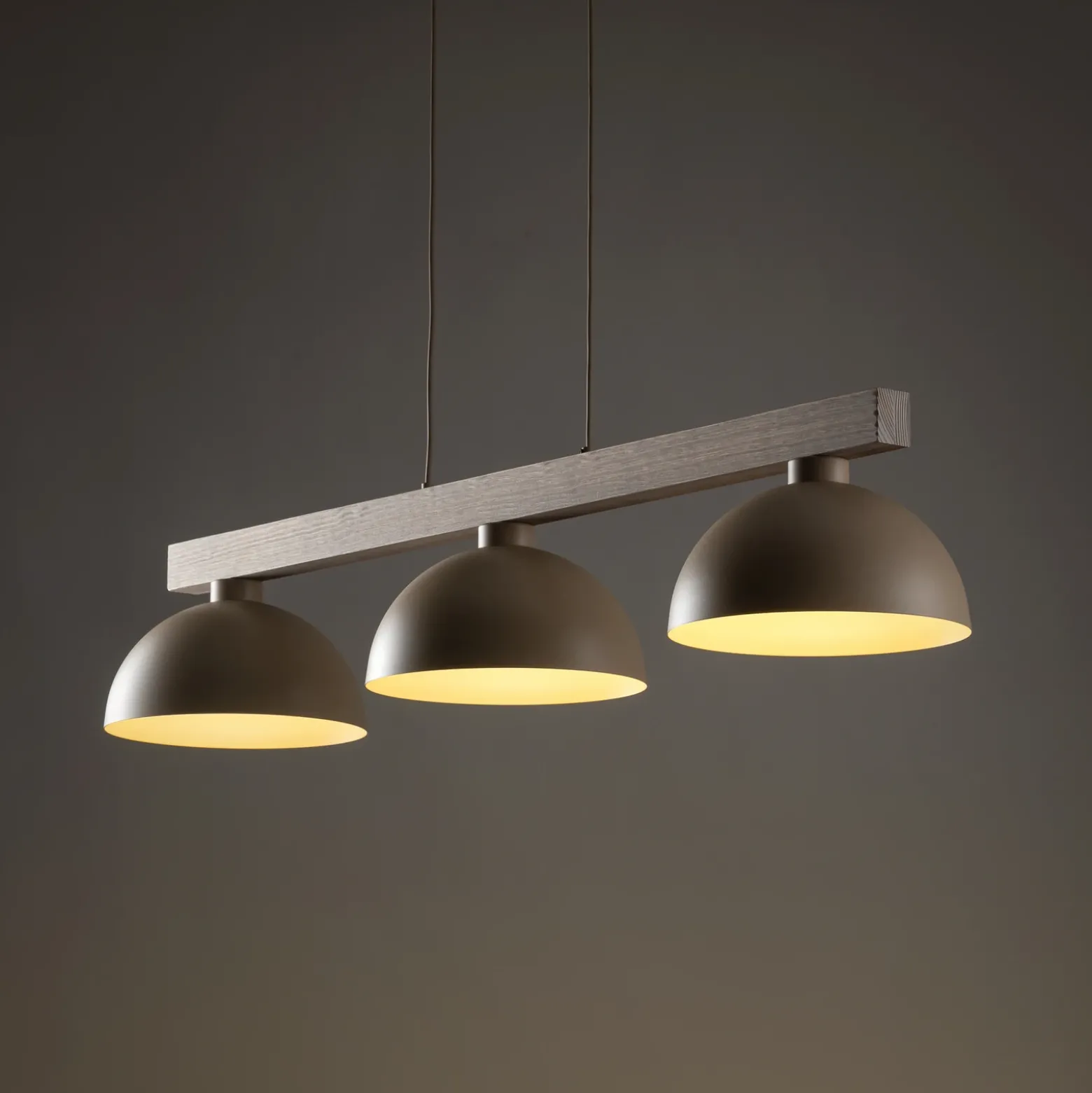 Lámpara colgante Oslo, color arena, 3 luces, 118 cm de largo, E27