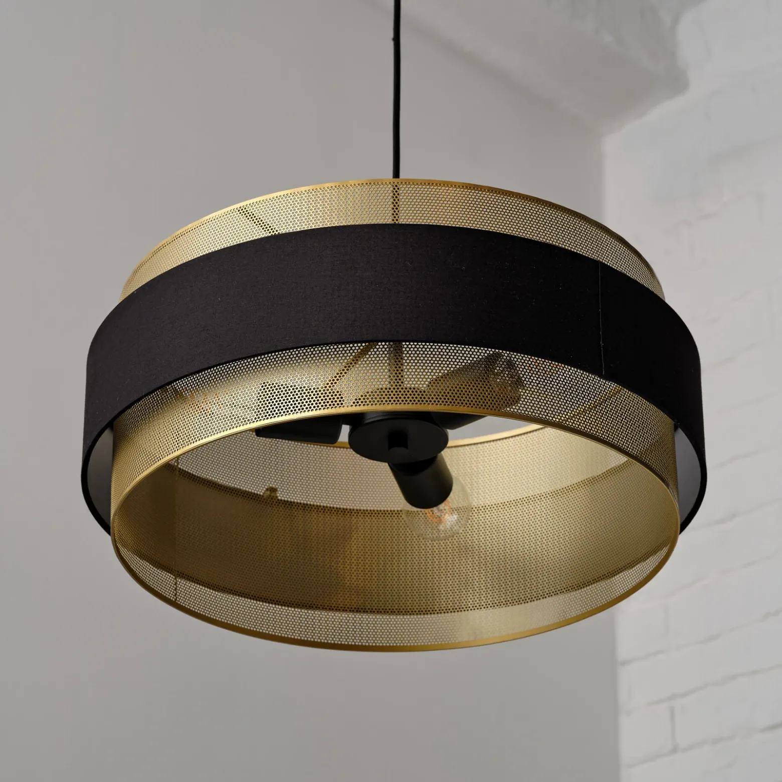 Lámpara colgante OSRAM Decor Hornet, negro/dorado, E27