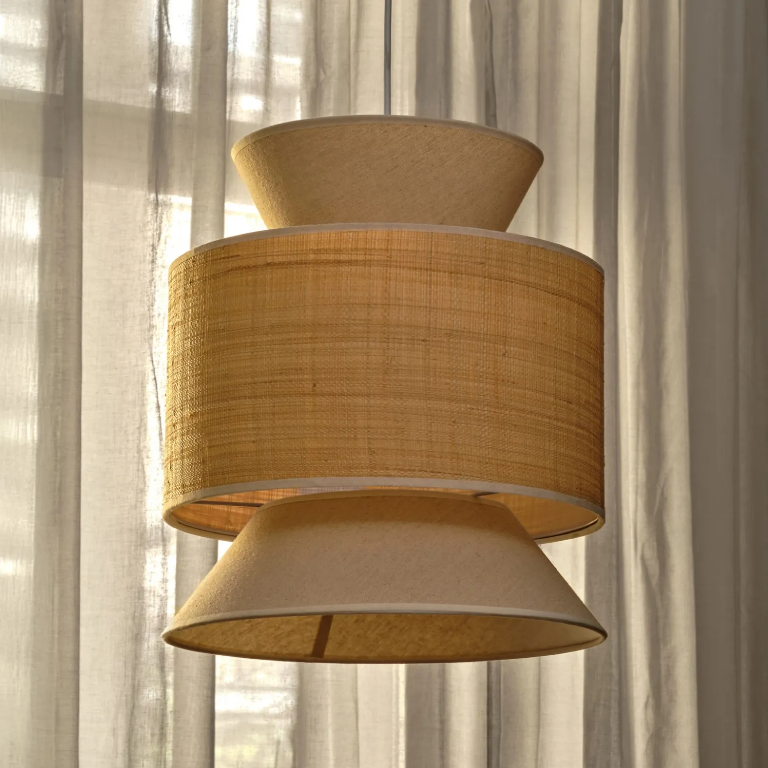 Lámpara colgante OSRAM Decor Wrap Cone, beige, rafia, lino, E27