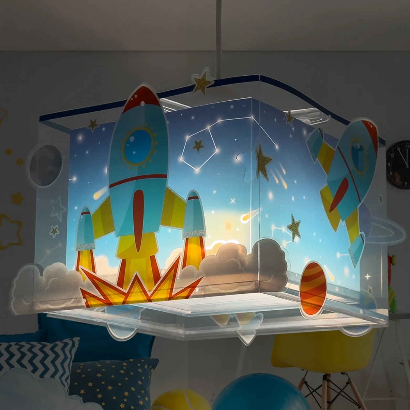 Lámpara colgante para habitación infantil ROCKET de Dalber, azul/amarillo