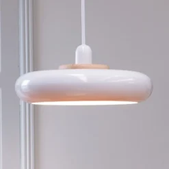 Lámpara colgante Planet de Dyberg Larsen, blanca, Ø 40 cm, metal