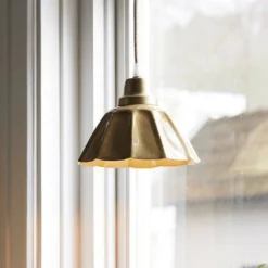Lámpara colgante PR Home Ester, amarilla, Ø 17 cm, hierro, enchufe