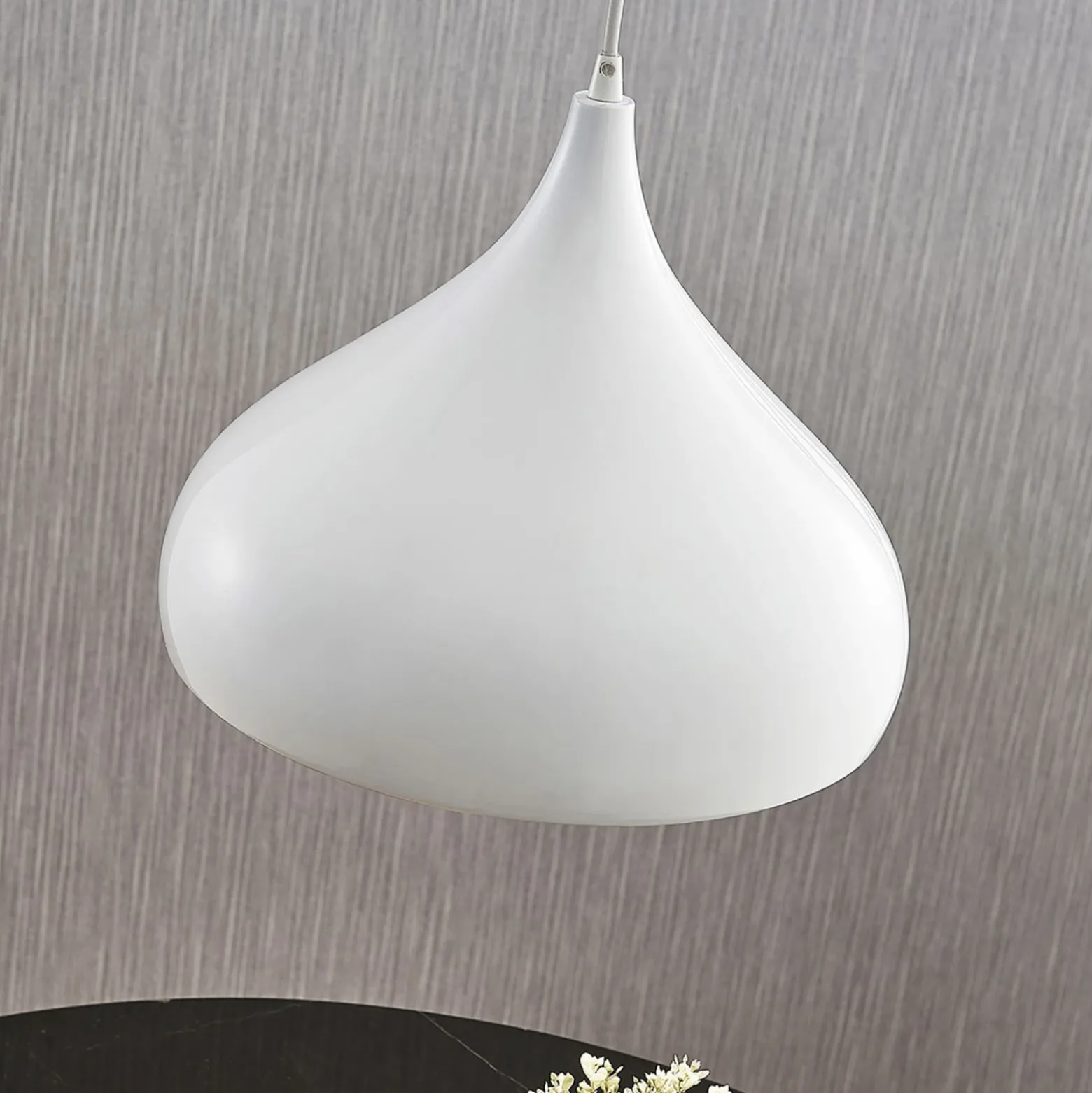 Lámpara colgante Ritana de Lindby, blanca, metal, Ø 31 cm, E27