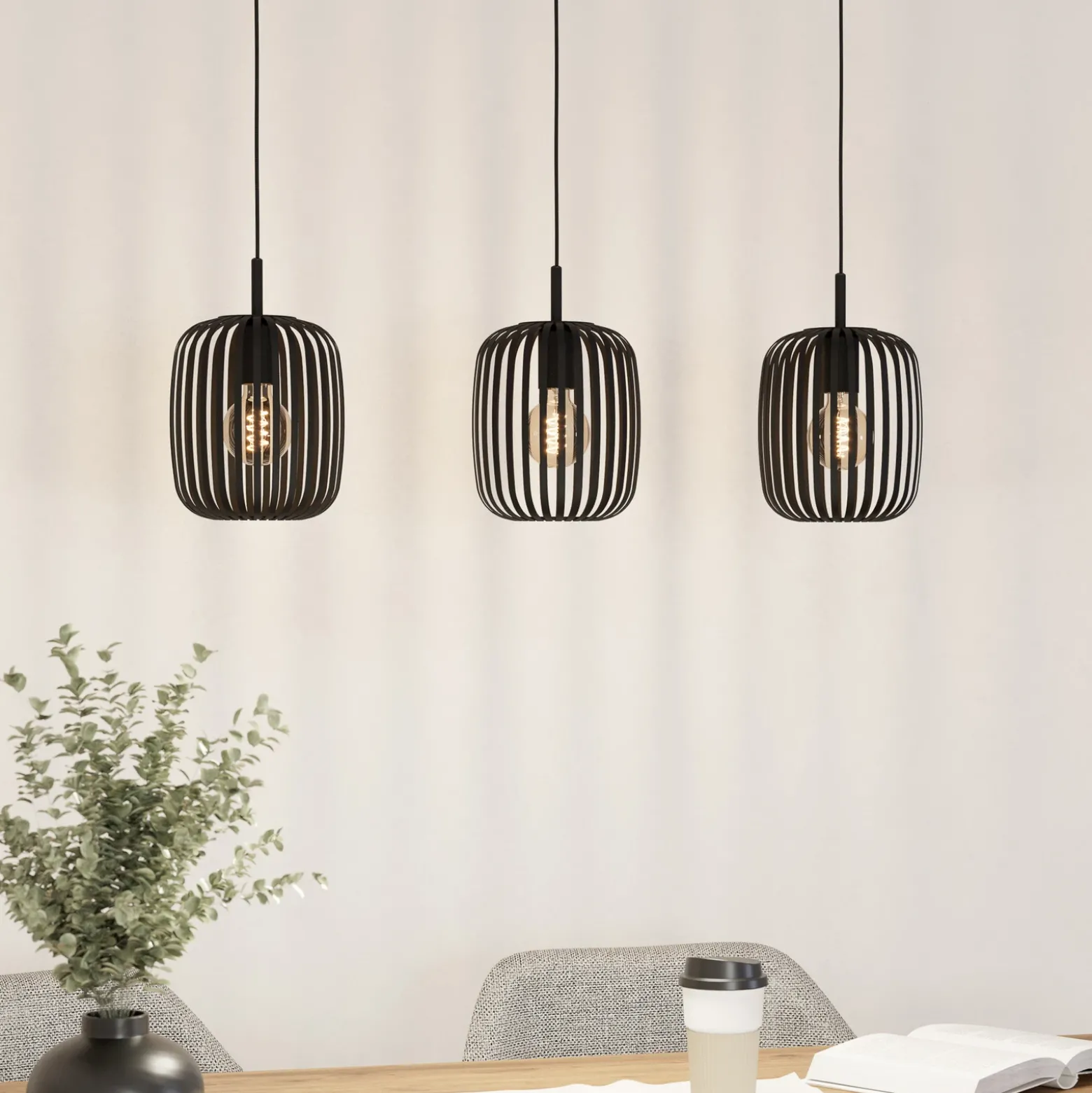 Lámpara colgante Romazzina, negra, longitud 90 cm, 3 luces, metal