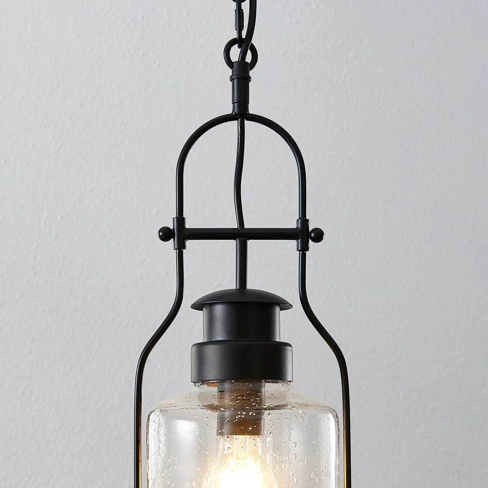 Lámpara colgante Rozalie de Lindby, negra, metal, farol, 21 cm
