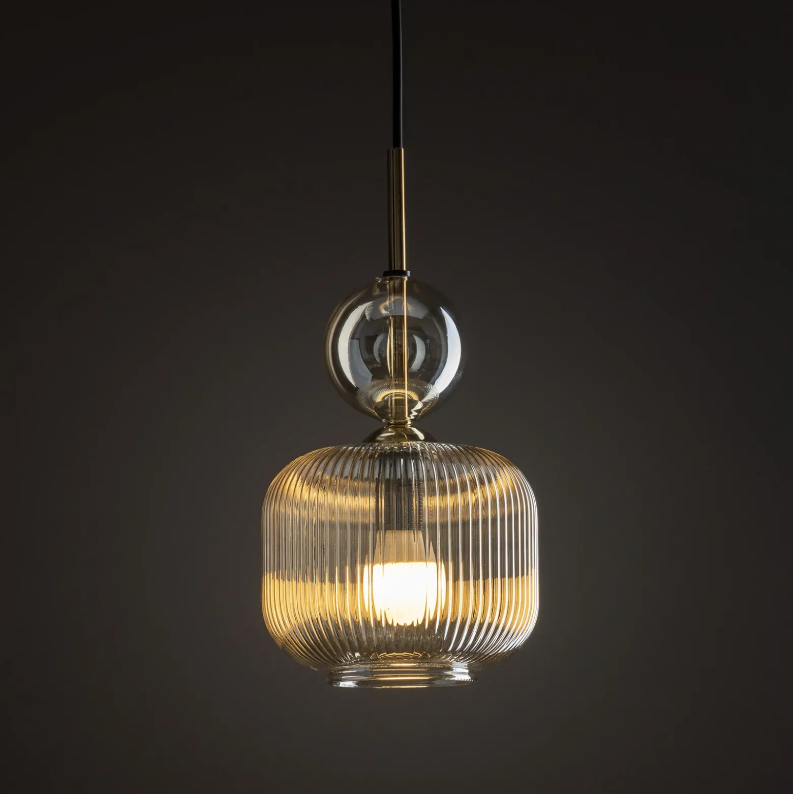 Lámpara colgante Sophia, color coñac/negro, cristal, Ø 15 cm, E14
