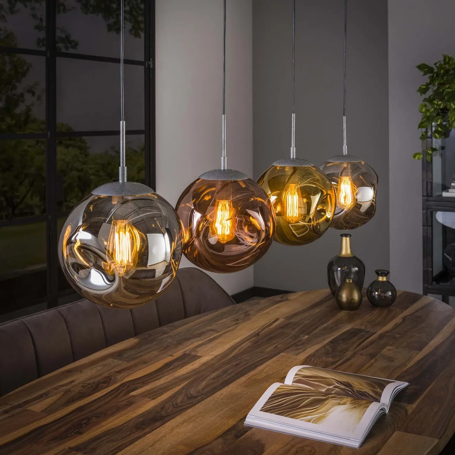 Lámpara colgante Stellar, 4 luces, alargada, plata envejecida, cristal
