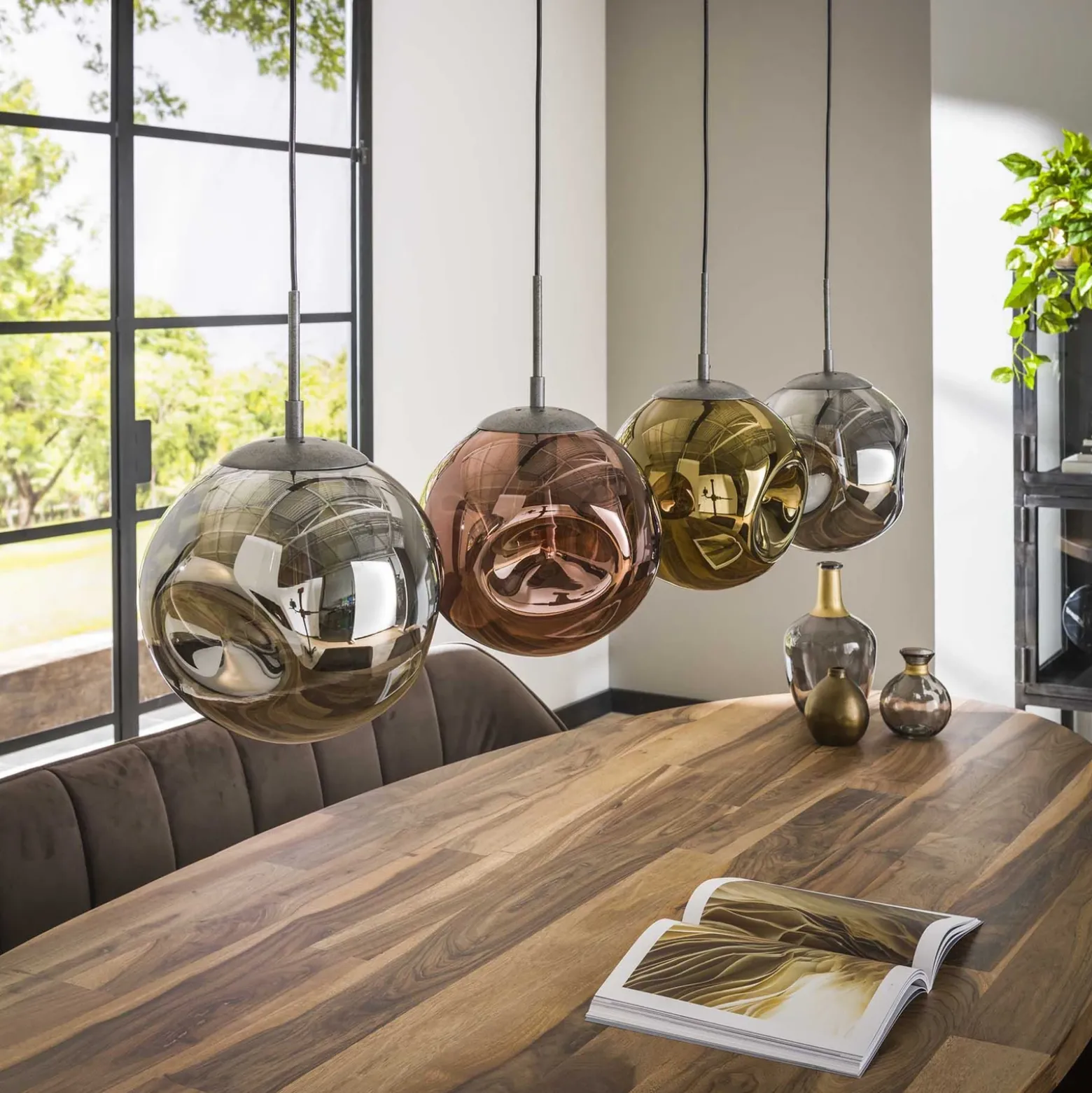 Lámpara colgante Stellar, 4 luces, alargada, plata envejecida, cristal